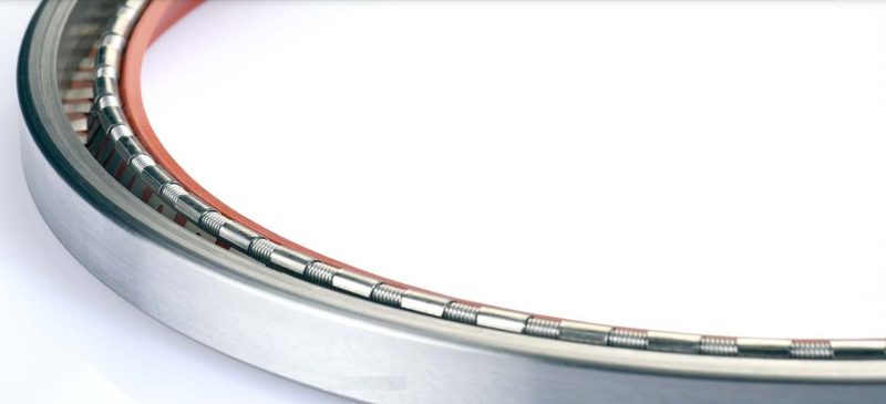 Bague d’étanchéité avec le diamètre extérieur en métal